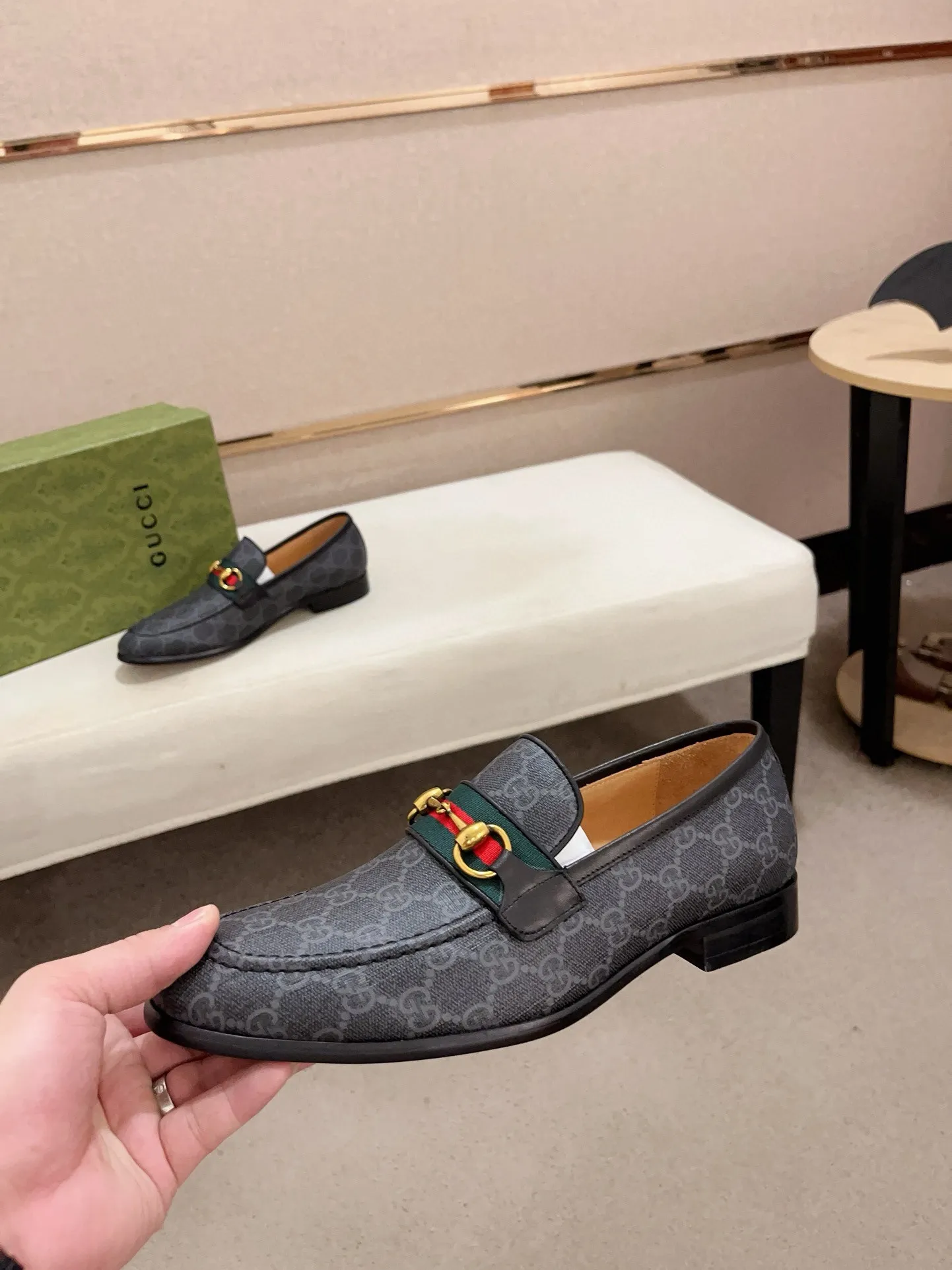 Men's shoes 💰: 520💰 (GUCCI) New product series ss hot new products 💢 💠 Casual suit shoes 👞, top imported materials Upper hardware buckles and shoe side logos, insoles and soles with brand logos 💠 💎 Upper: imported PVC material 100% 💎 Lining: cowhide/100% 💎Feet: cowhide/100% 💎Sole: rubber/100% 💎SIZE: 38 39 40 41 42 43 44 Can be customized 45